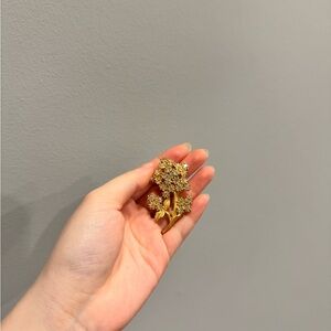 Elegant Gold Floral Brooch Vintage